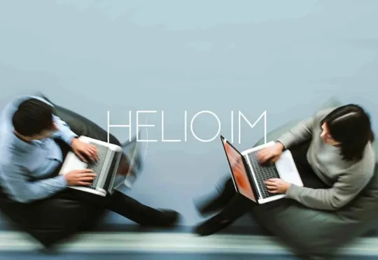 AI的下一步，是从工具变成同事 | 对话Helio王文锋