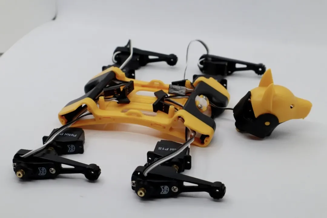 12个舵机，60套动作，Petoi 开源AI机器狗，基于乐鑫ESP32开发板Arduino编程，带你复刻波士顿动力Spot四足机器人