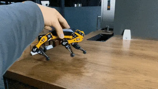 12个舵机，60套动作，Petoi 开源AI机器狗，基于乐鑫ESP32开发板Arduino编程，带你复刻波士顿动力Spot四足机器人