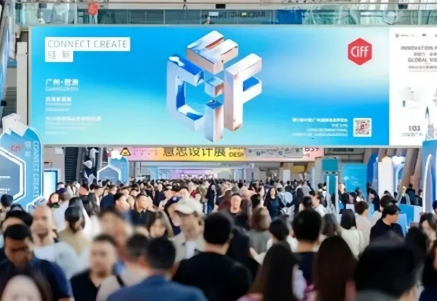 暴走30000步！我在85万平米的家博会里，挖出了AI家居的“真心脏”