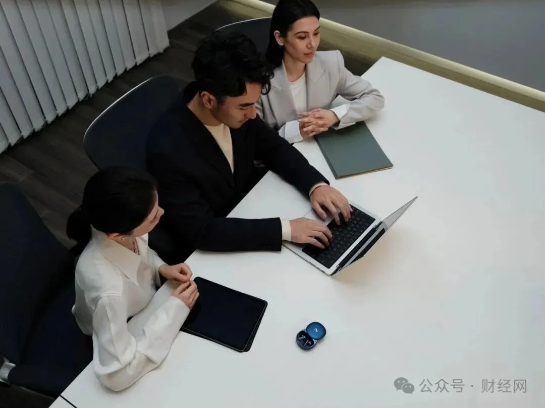 亿元级A+轮融资背后：未来智能的“硬件新物种”实验，一场关于AI Agent入口的豪赌