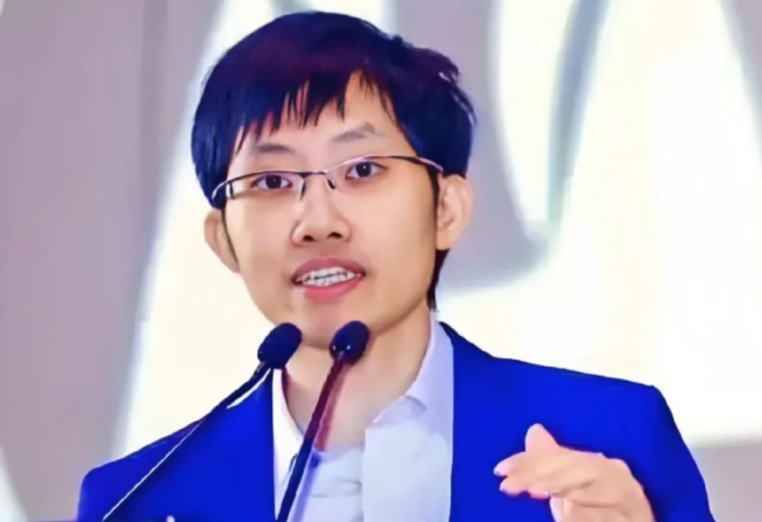 智谱首破5000亿！六小虎与DeepSeek千亿估值竞赛，谁的拳头最硬？