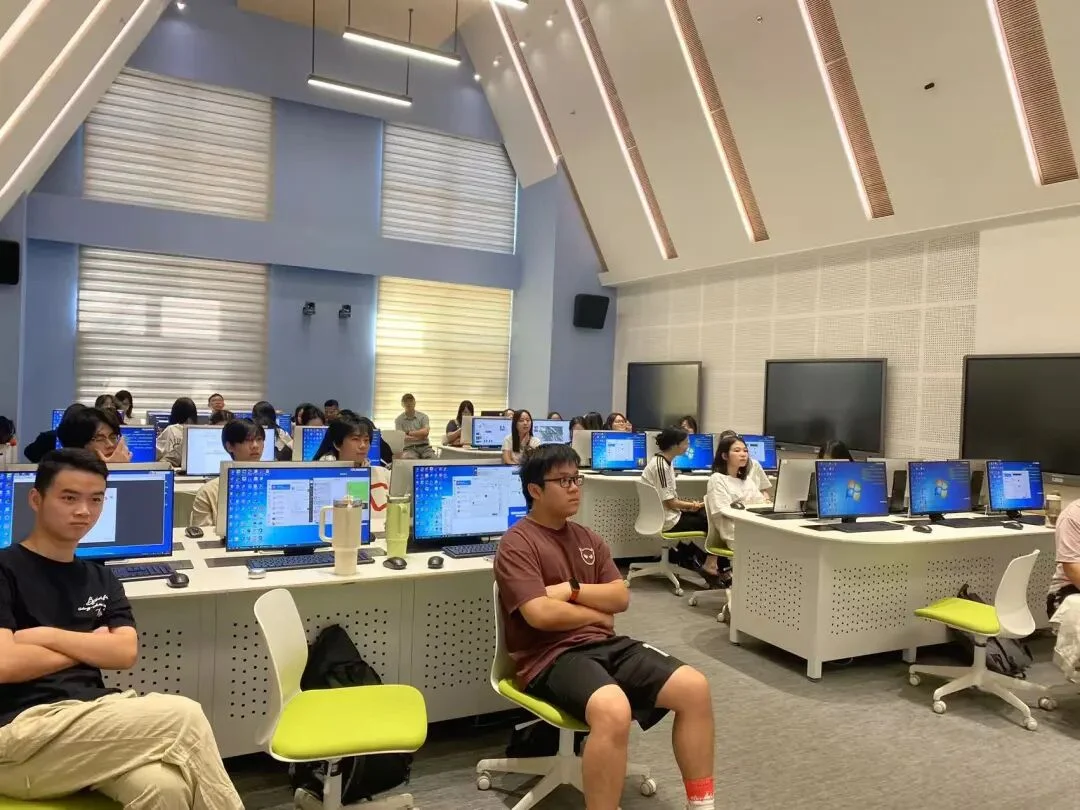 AI短剧的工业化生产，发生在深圳一所职业大学的课堂