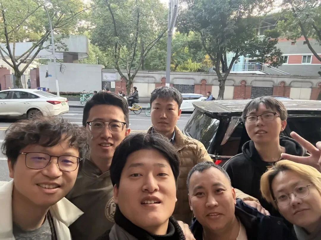 对话 Lucius 赵赫：AI 员工的本质，是一份有 SLA 的劳动合同