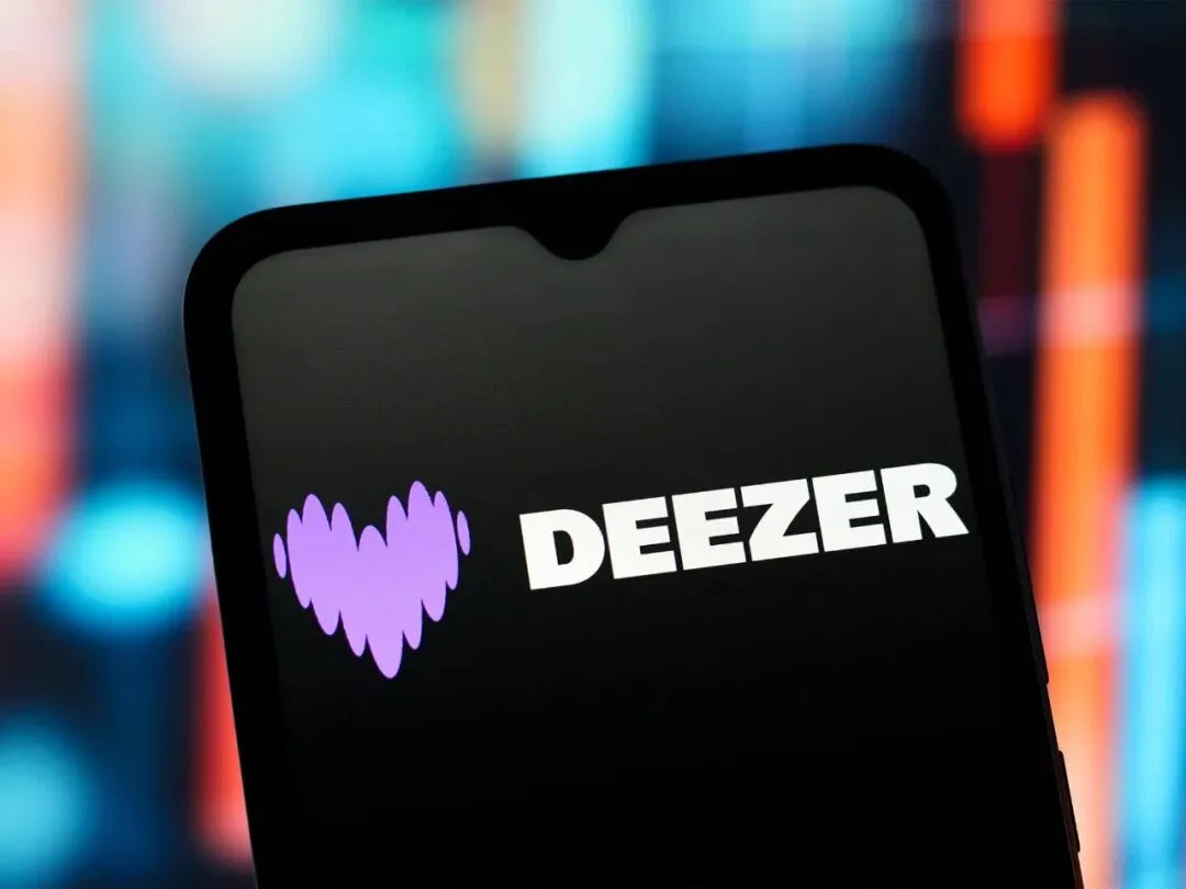 每月涌入 200 万首 AI 歌曲，Spotify 被逼得发「活人证」了