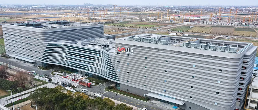 全球AI工厂4万亿激战!这家国产厂商领先一个身位了
