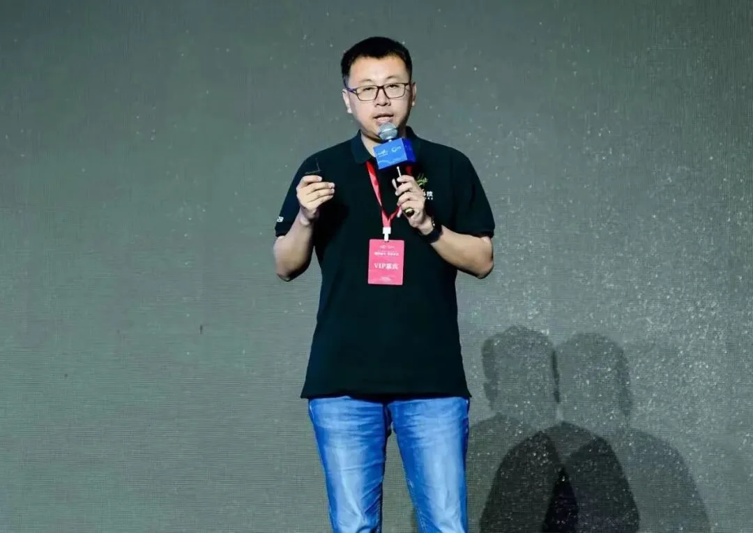 “六小龙”高管做AI相机，30天估值翻倍