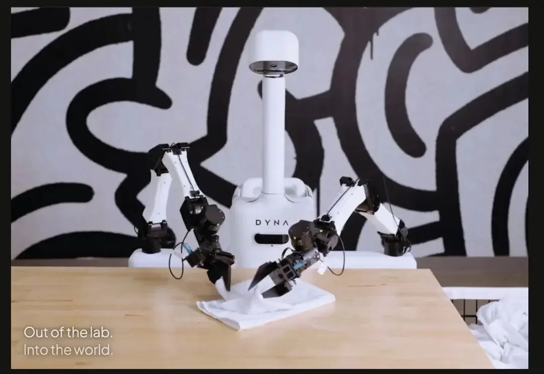 Z Potentials|对话Dyna Robotics联创York Yang:把机器人想象成大模型的下一站,是对具身智能最大的误解