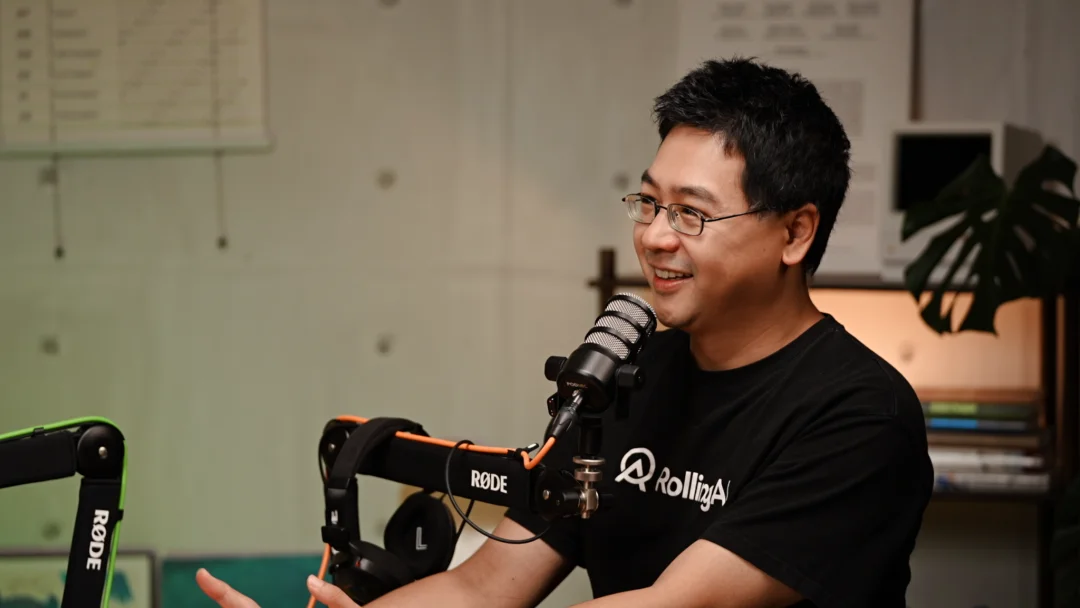 OpenAI 和 Anthropic 共同看好的 FDE：AI 时代的新岗位出现，旧分工松动｜对谈 Rolling AI