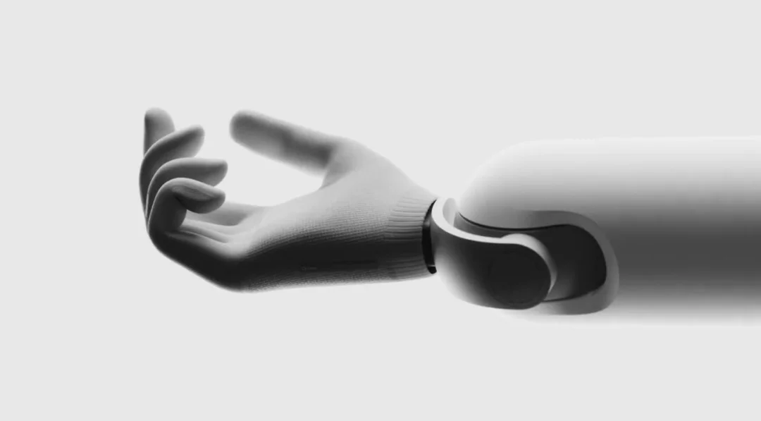 Genesis AI 发了一款三折叠机器人