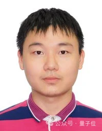老黄吹的Cosmos 3，在一个北大团队做的榜单上拿了第一