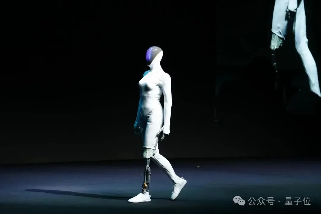 CVPR 2026，英伟达特斯拉Waymo一块听中国公司讲物理AI