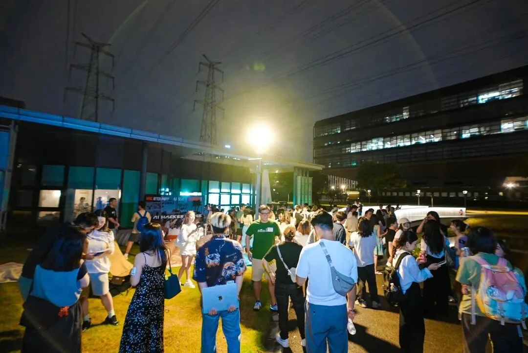 我们在 WAIC 记录了 28 个瞬间,拼出一幅赛博浮世绘