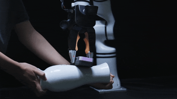 比李飞飞的T-Rex更进一步：戴盟给机器人装上了「物理交互脑」