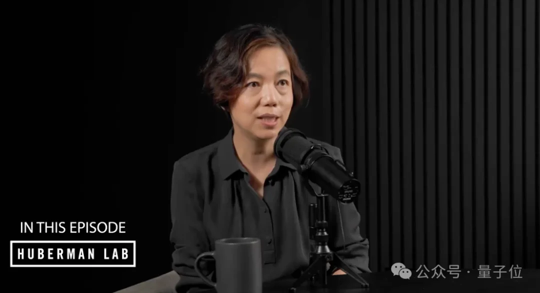 李飞飞最新访谈：AI咋能代替人呢？