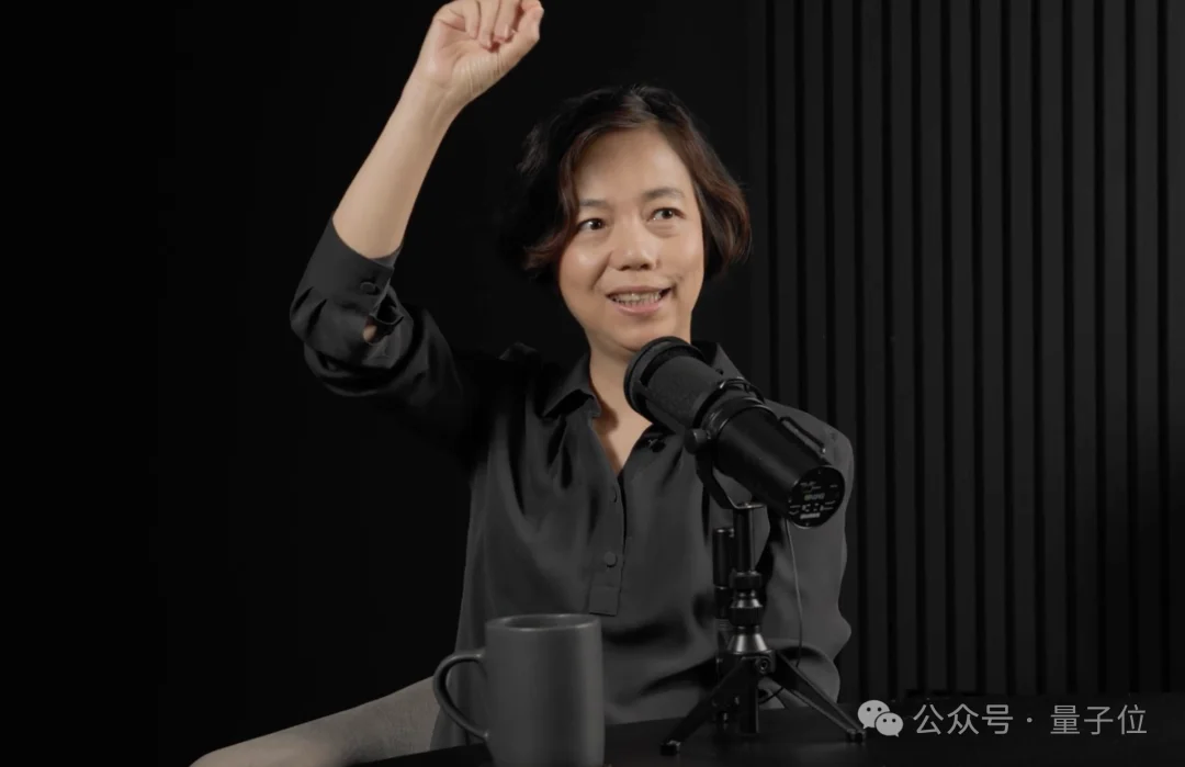 李飞飞最新访谈：AI咋能代替人呢？