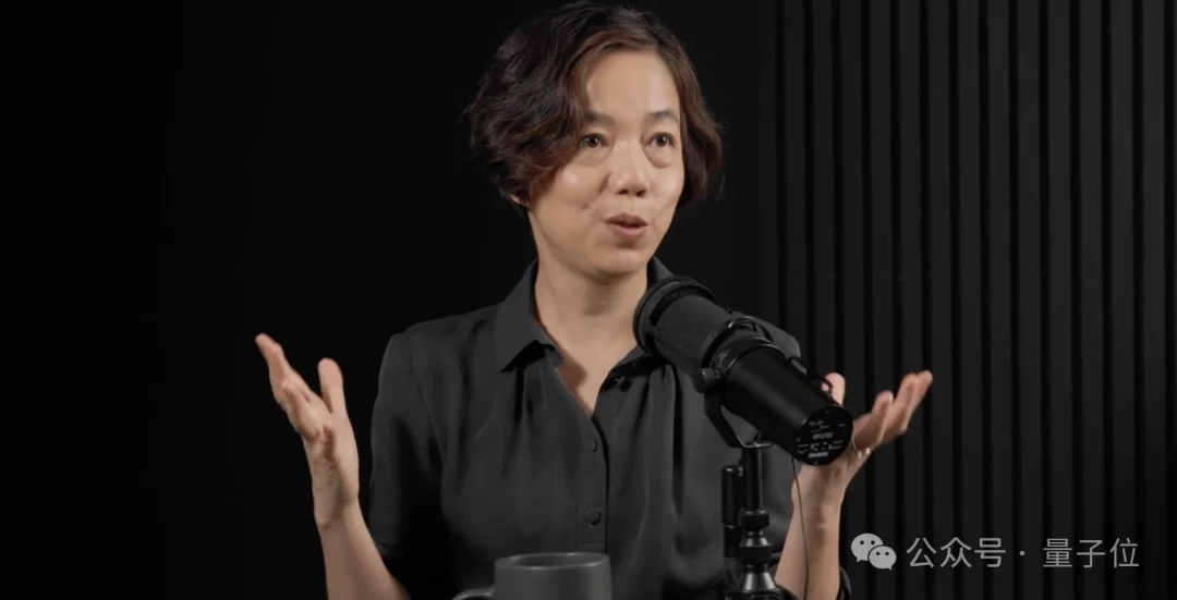 李飞飞最新访谈：AI咋能代替人呢？
