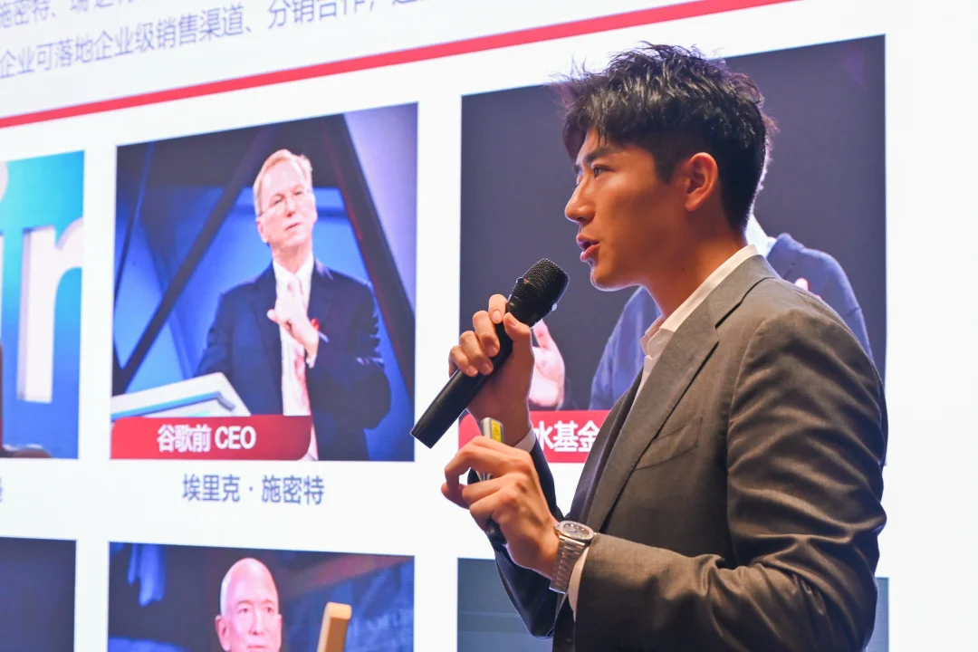 投过OpenAI和Anthropic C轮的美元母基金，把办公室开到了北京