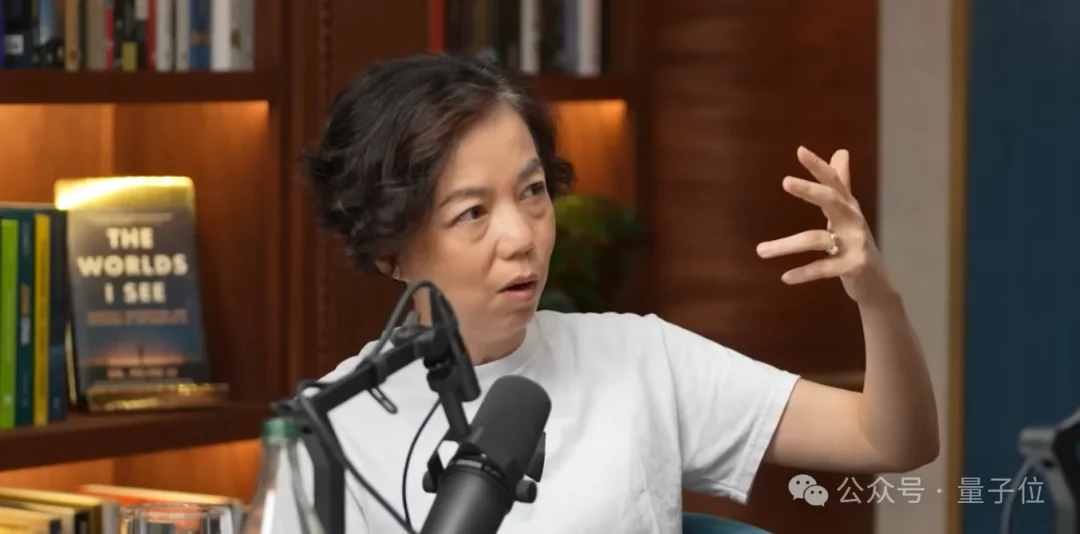 李飞飞最新访谈：人也不全靠现实数据学习啊