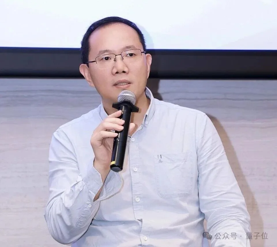 自进化WAM来了！清华AIR联手域变换提出具身In-Context Causal Learning