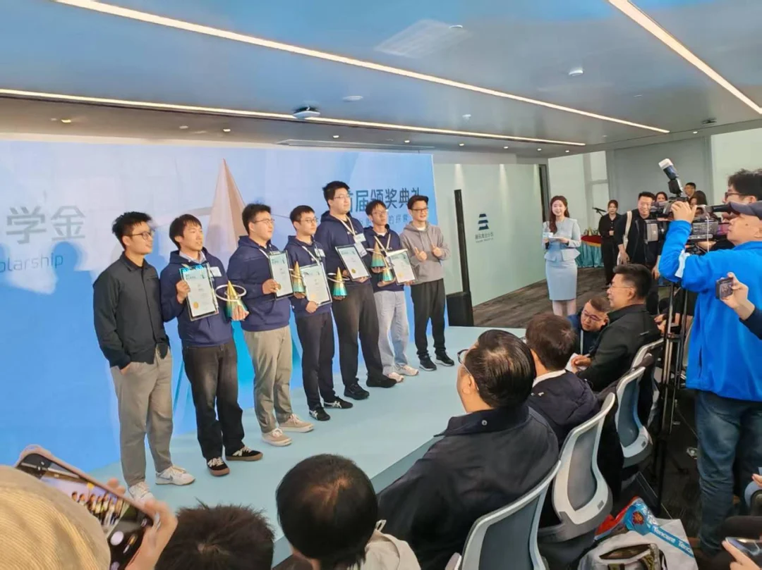 这次，Token要直接发给学生，每人30万元
