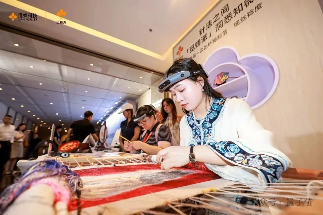给机器人当老师,还能赚外快?“中国版Index”觅蜂派来了