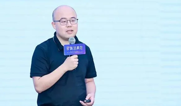 Kimi 和 DeepSeek,为什么出现在同一张模型架构图里?