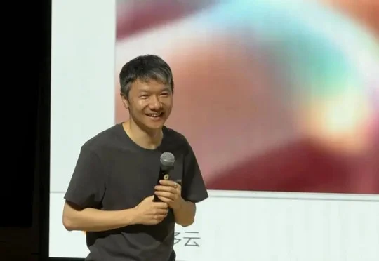 一千亿给蔡浩宇搞大模型，大伟哥交大最新宣讲：绝不做垃圾项目
